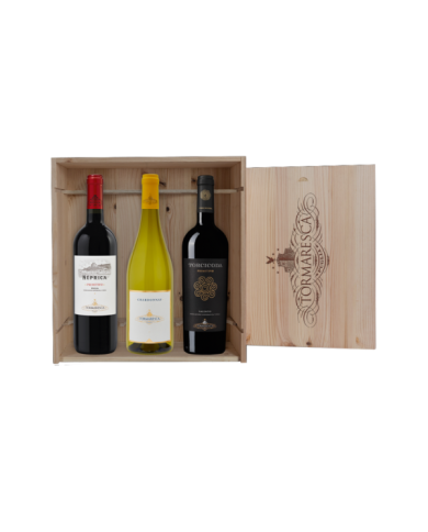 Red Wines  Cassetta in Legno da 3 BT: Nèprica Primitivo, Puglia IGT 2019 Chardonnay, Puglia 2019 Torcicoda, Salento IGT 2018 ...