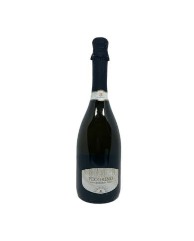 Vini Bianchi  Pecorino Spumante Brut - Casalbordino 6,50 € Vini Bianchi  Pecorino Spumante Brut - Casalbordino 6,50 €