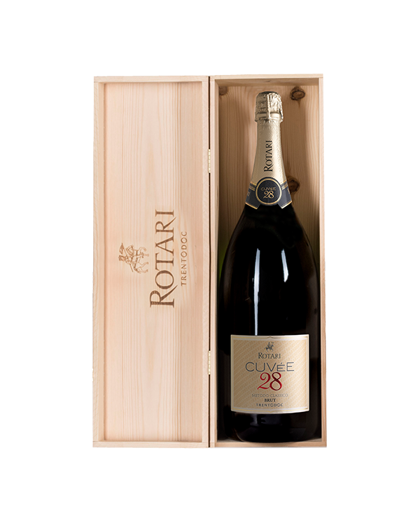 Vini Bianchi  Cuvée 28 Trento DOC Confezione in Legno Jeroboam 3L - Rotari 114,00 â‚¬ Vini Bianchi  Cuvée 28 Trento DOC Confezione in Legno Jeroboam 3L - Rotari 114,00 â‚¬
