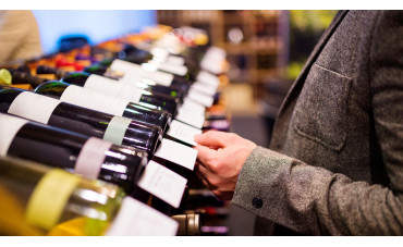 Quante e quali bottiglie di vino portare a una cena? Quante e quali bottiglie di vino portare a una cena?