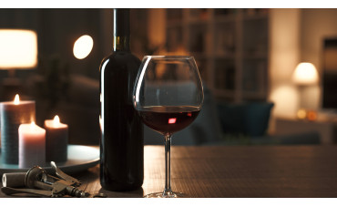 Il vino rosso fa dimagrire: realtà o mito? Il vino rosso fa dimagrire: realtà o mito?